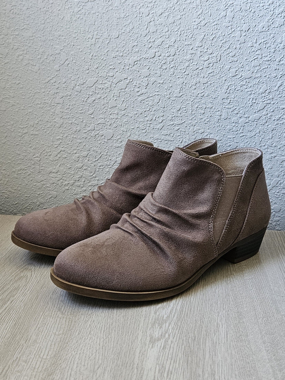 LifeStride Aurora Women's 8W Taupe Suede Ankle Booties Comfort Flex Wide
